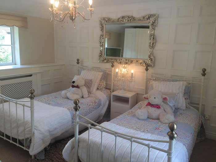 bedroom beaded featue wall panelling