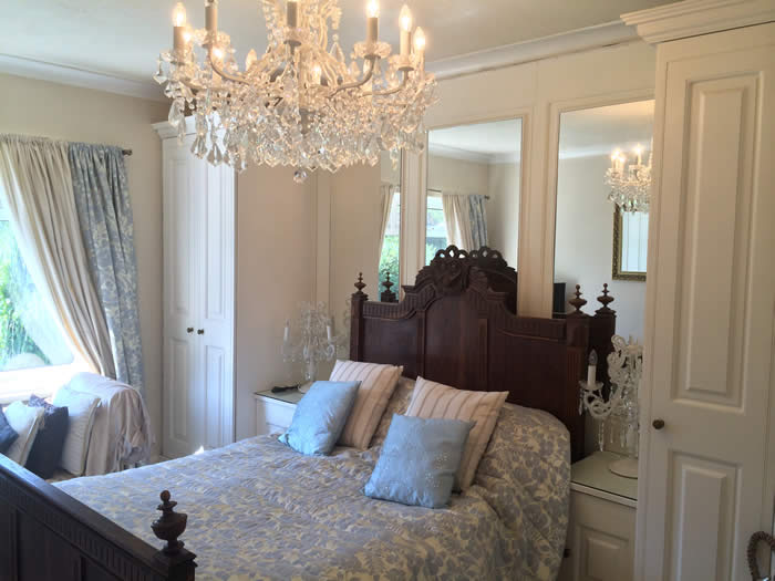 mirrored wall panelling feature wall